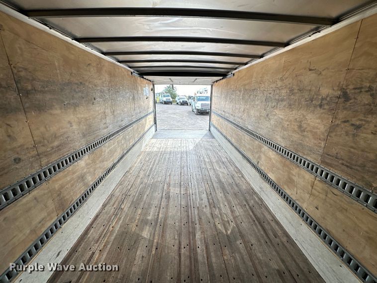 image for item EG1376 2013 Hino 338 box truck