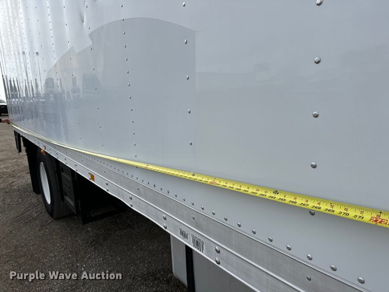 image for item EG1376 2013 Hino 338 box truck