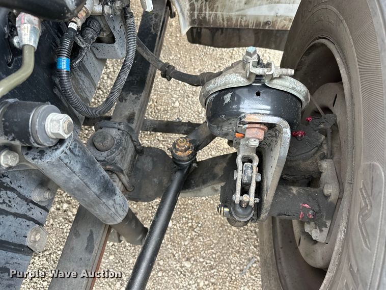 image for item EG1376 2013 Hino 338 box truck