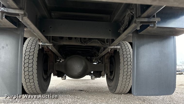 image for item EG1376 2013 Hino 338 box truck