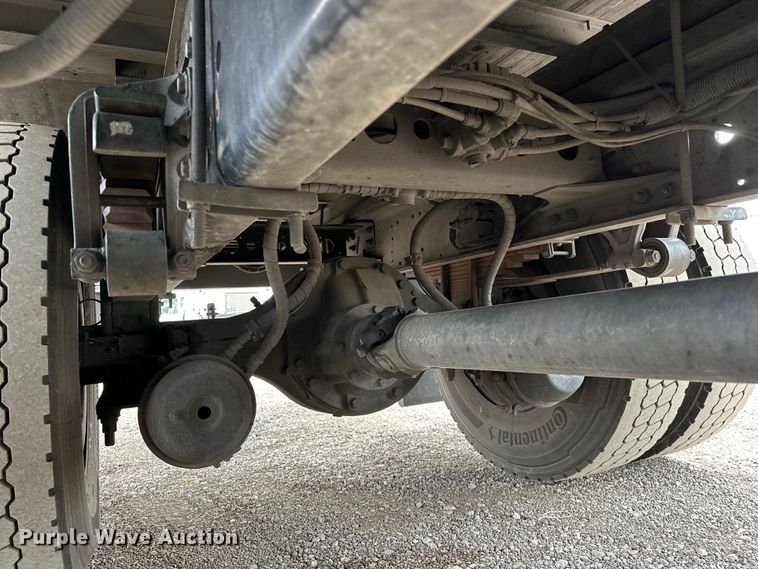 image for item EG1376 2013 Hino 338 box truck