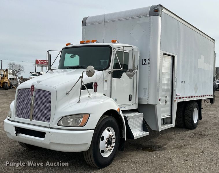 image for item EG1377 2012 Kenworth  T370 box truck