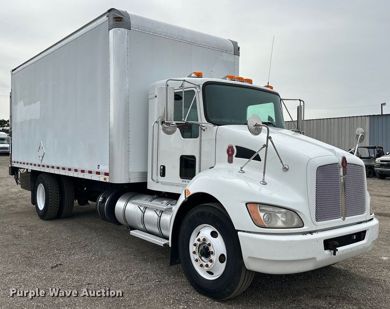 image for item EG1377 2012 Kenworth  T370 box truck