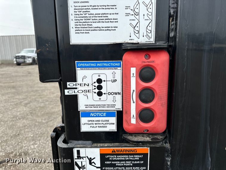 image for item EG1377 2012 Kenworth  T370 box truck