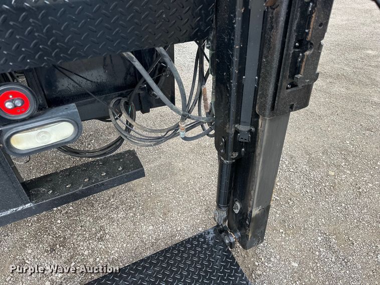 image for item EG1377 2012 Kenworth  T370 box truck