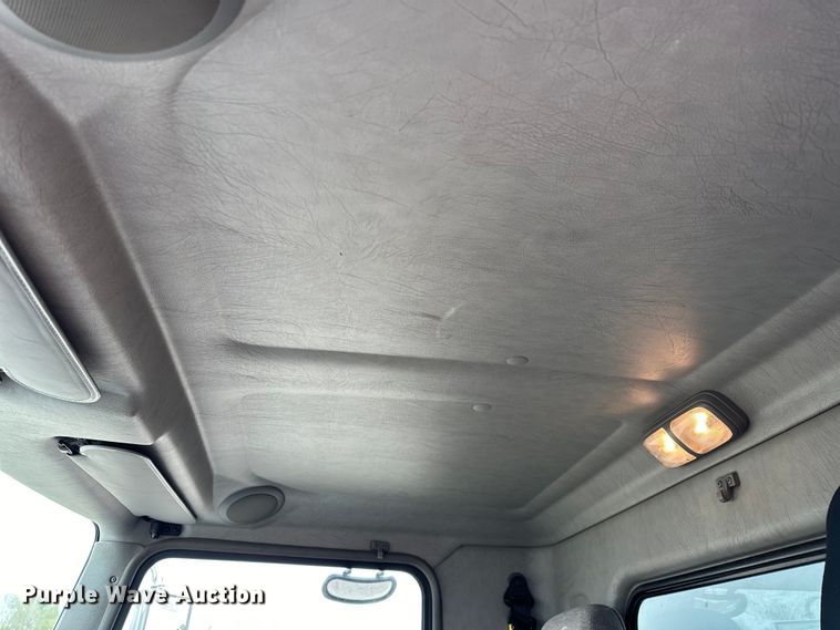 image for item EG1377 2012 Kenworth  T370 box truck