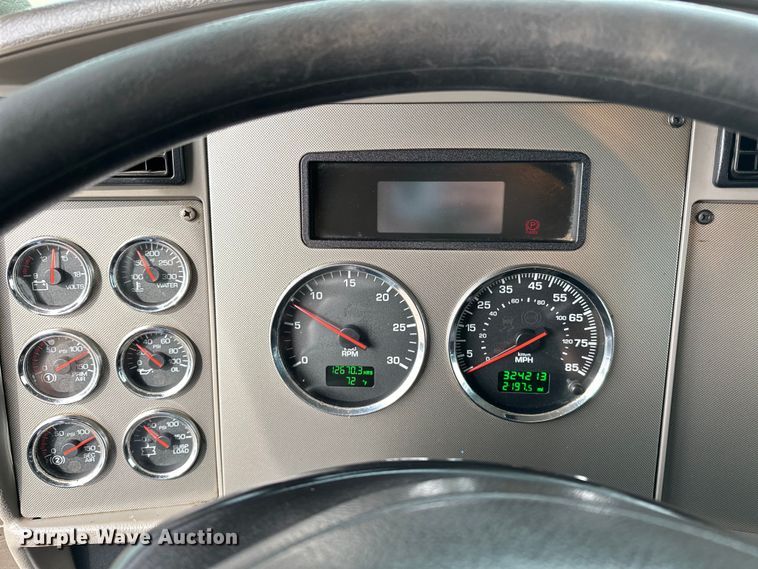 image for item EG1377 2012 Kenworth  T370 box truck