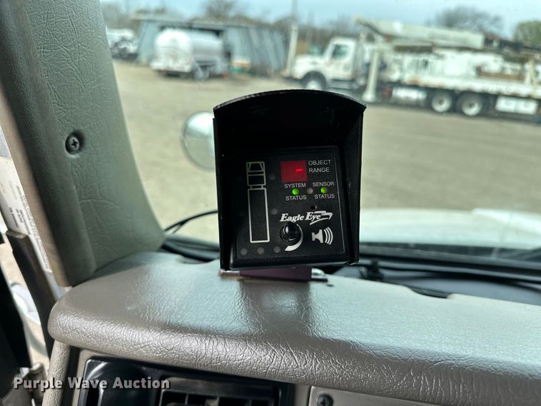 image for item EG1377 2012 Kenworth  T370 box truck