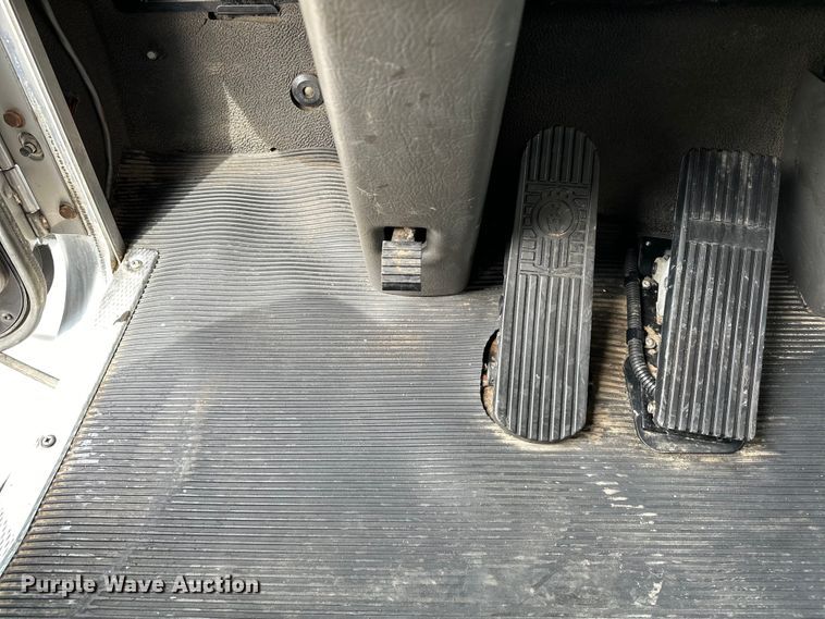 image for item EG1377 2012 Kenworth  T370 box truck