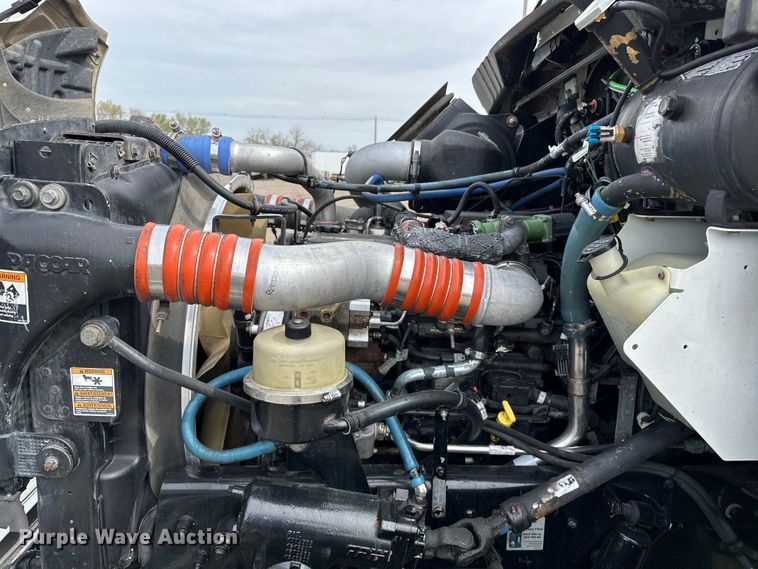 image for item EG1377 2012 Kenworth  T370 box truck