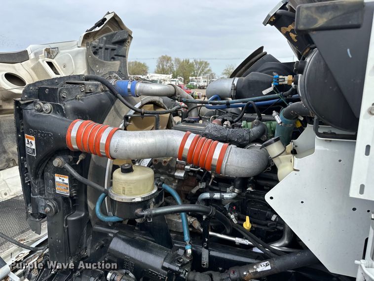 image for item EG1377 2012 Kenworth  T370 box truck