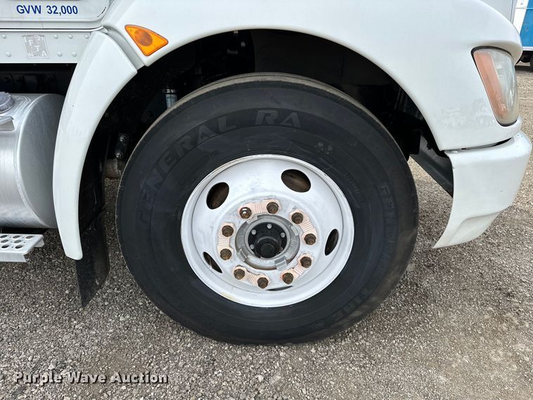 image for item EG1377 2012 Kenworth  T370 box truck