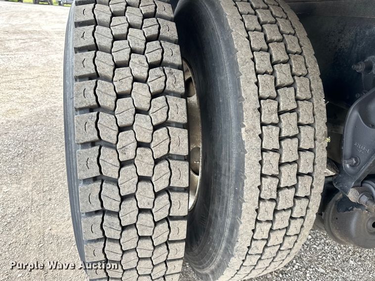 image for item EG1377 2012 Kenworth  T370 box truck