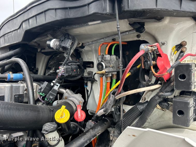 image for item EG1402 2010 International  Durastar 4400 truck cab and chassis