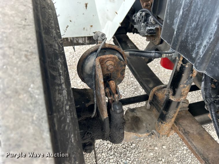 image for item EG1402 2010 International  Durastar 4400 truck cab and chassis