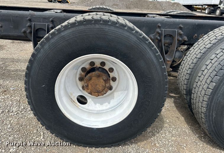 image for item EG1402 2010 International  Durastar 4400 truck cab and chassis