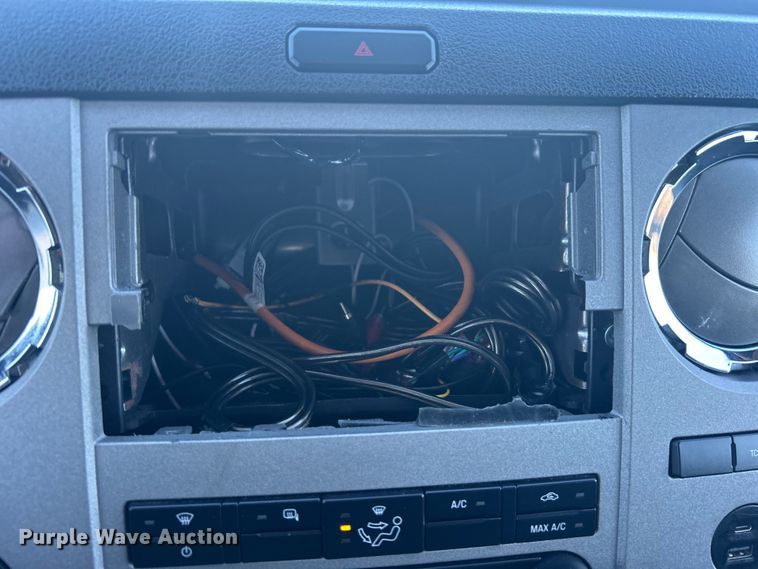 image for item EG1420 2021 Ford F650 Super Duty box truck