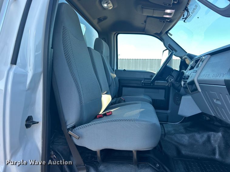 image for item EG1420 2021 Ford F650 Super Duty box truck