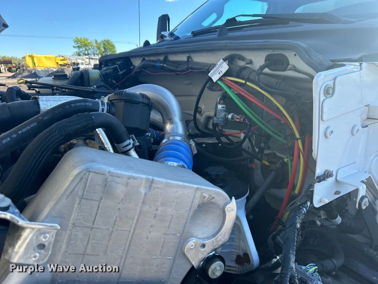 image for item EG1420 2021 Ford F650 Super Duty box truck