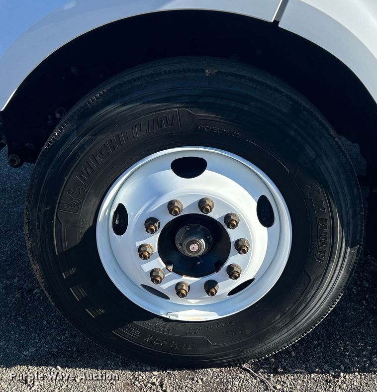 image for item EG1420 2021 Ford F650 Super Duty box truck