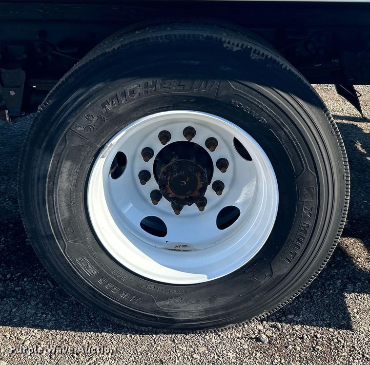 image for item EG1420 2021 Ford F650 Super Duty box truck