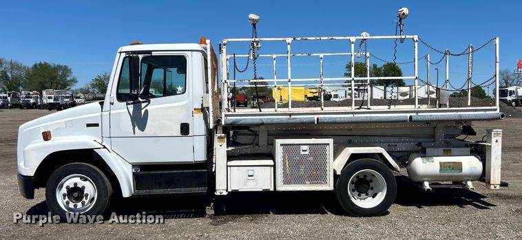 image for item EG1426 1998 Freightliner  FL50 scissor lift truck 