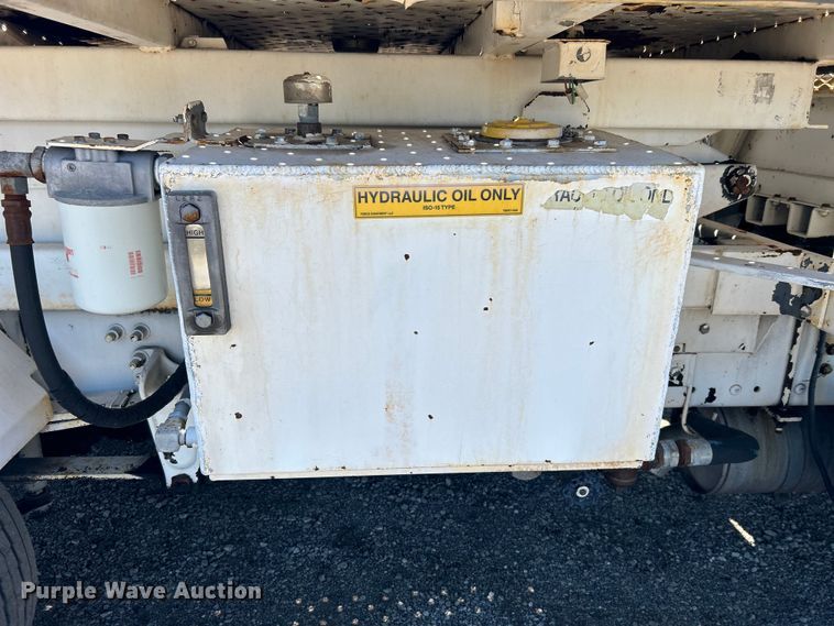 image for item EG1426 1998 Freightliner  FL50 scissor lift truck 