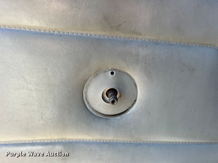image for item EG1426 1998 Freightliner  FL50 scissor lift truck 