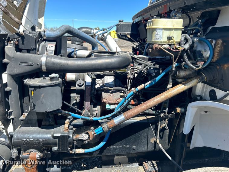 image for item EG1426 1998 Freightliner  FL50 scissor lift truck 