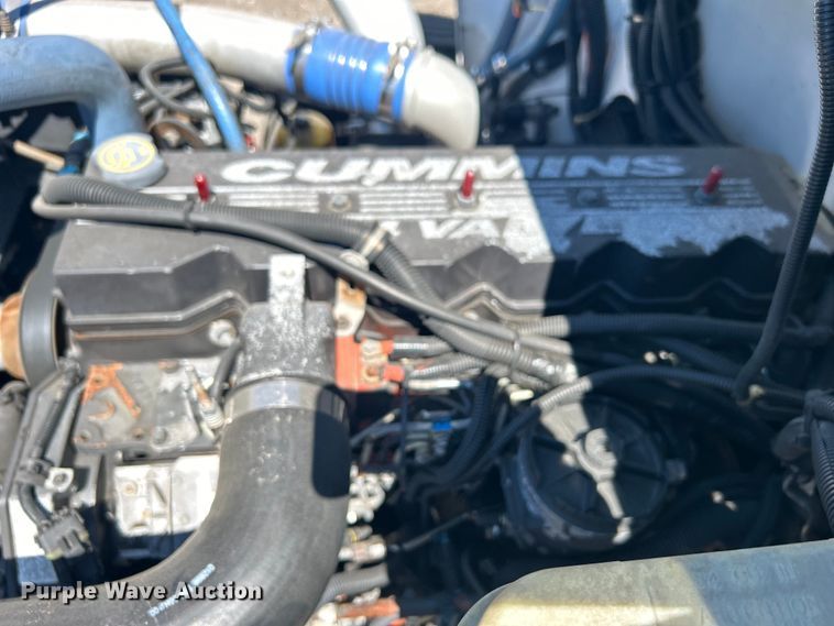 image for item EG1426 1998 Freightliner  FL50 scissor lift truck 