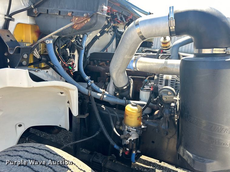 image for item EG1426 1998 Freightliner  FL50 scissor lift truck 