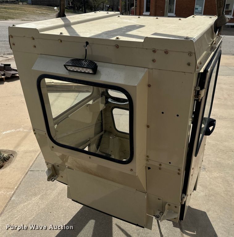 image for item EH5438 Grasshopper  cab