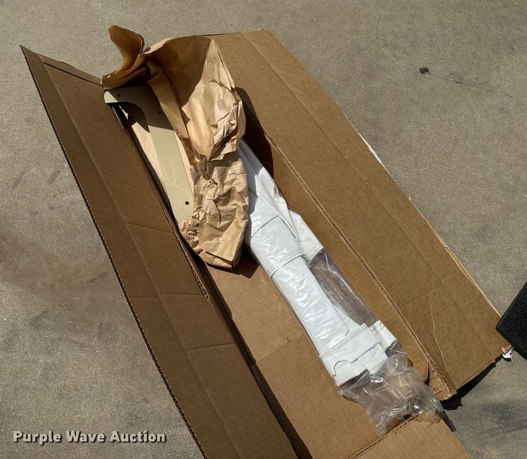 image for item EH5438 Grasshopper  cab