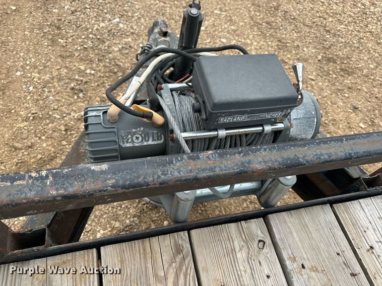 image for item EH6666 2003 UMFG equipment trailer