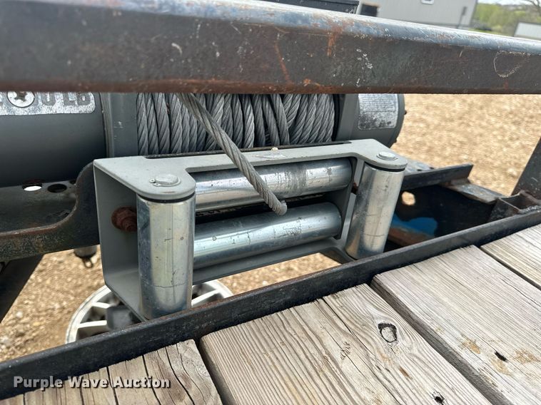 image for item EH6666 2003 UMFG equipment trailer