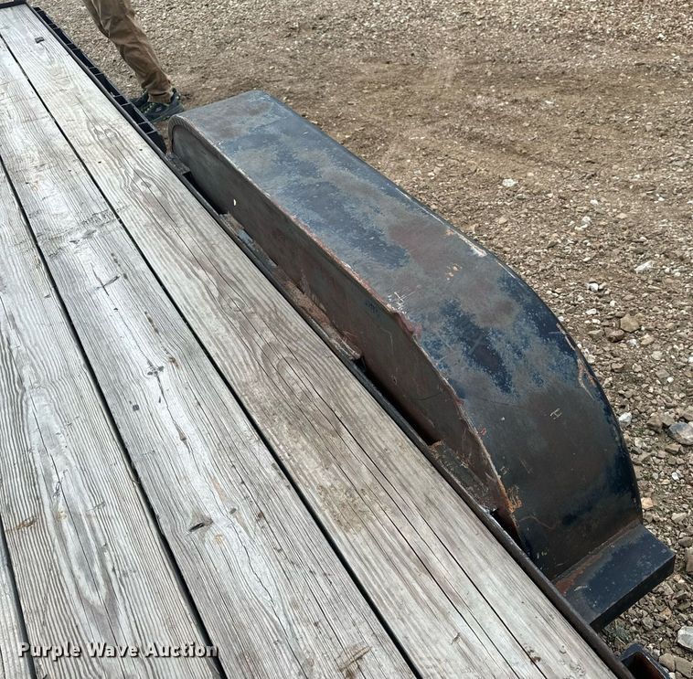 image for item EH6666 2003 UMFG equipment trailer