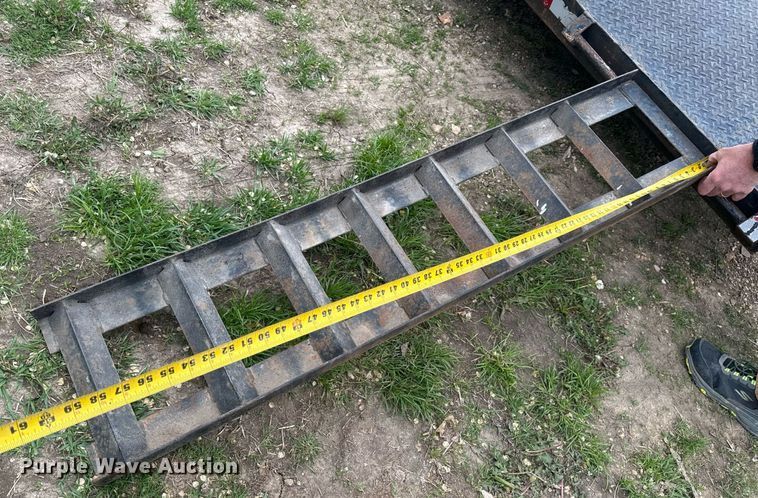 image for item EH6666 2003 UMFG equipment trailer