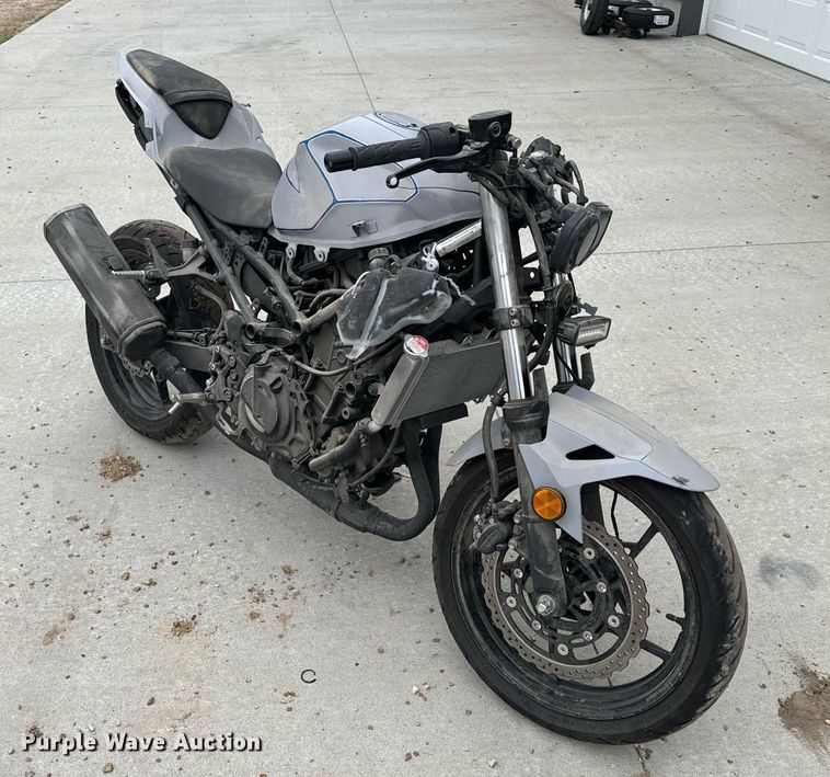 image for item EH6667 2023 Kawasaki EX400 motorcycle