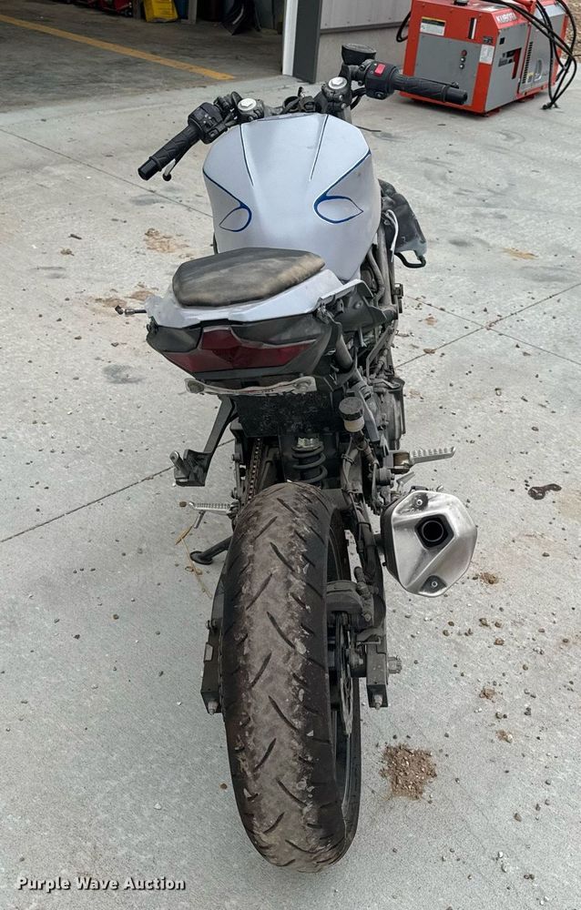 image for item EH6667 2023 Kawasaki EX400 motorcycle