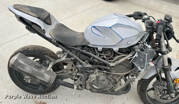 image for item EH6667 2023 Kawasaki EX400 motorcycle