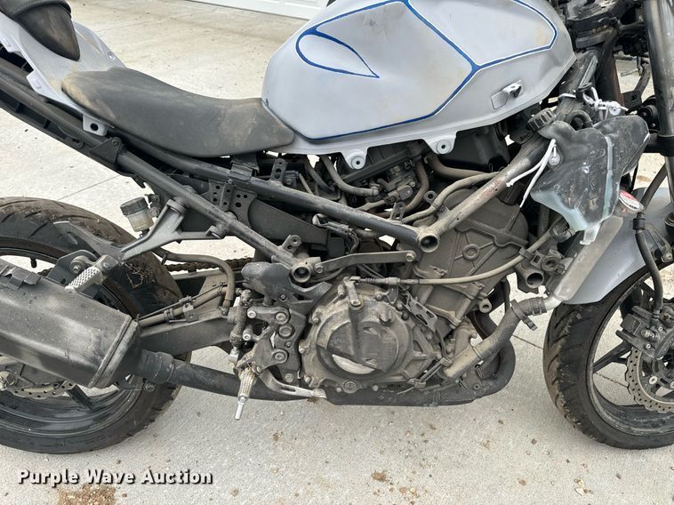 image for item EH6667 2023 Kawasaki EX400 motorcycle