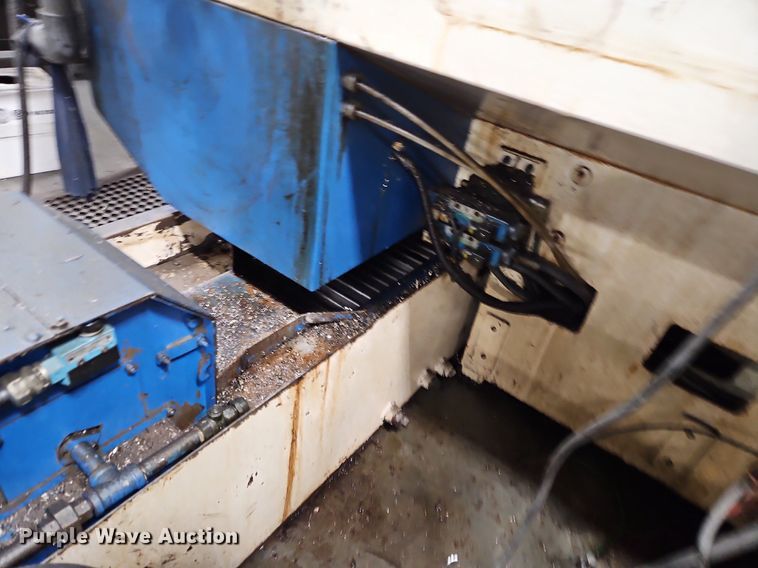 image for item EI3693 1999 Daewoo DMV-400 vertical milling machine