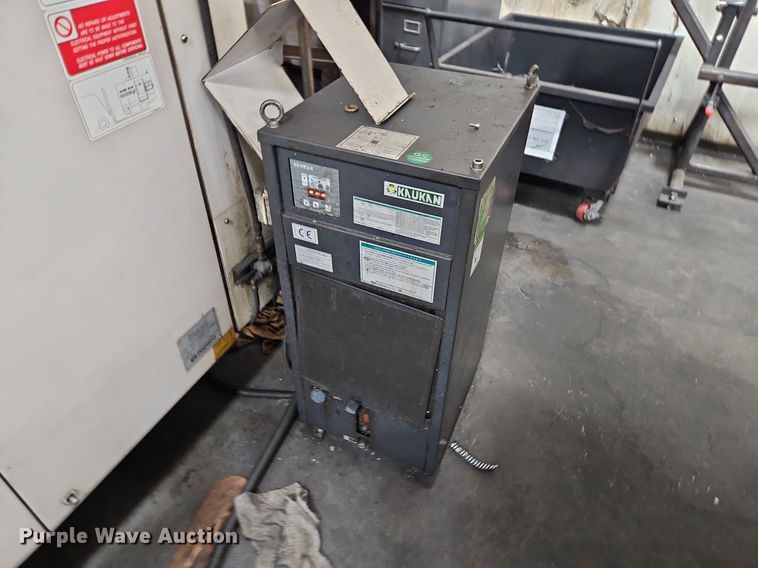 image for item EI3693 1999 Daewoo DMV-400 vertical milling machine