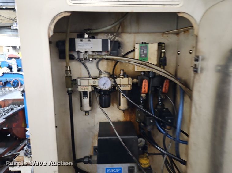 image for item EI3693 1999 Daewoo DMV-400 vertical milling machine