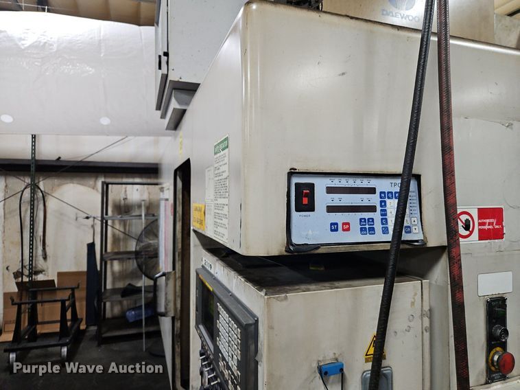 image for item EI3693 1999 Daewoo DMV-400 vertical milling machine
