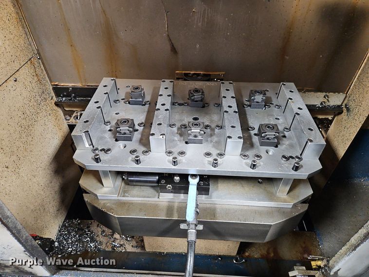 image for item EI3693 1999 Daewoo DMV-400 vertical milling machine