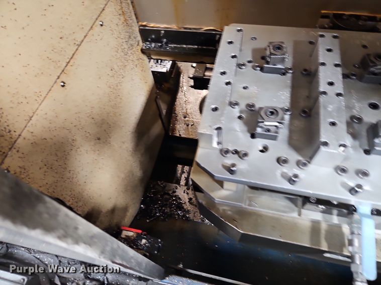 image for item EI3693 1999 Daewoo DMV-400 vertical milling machine