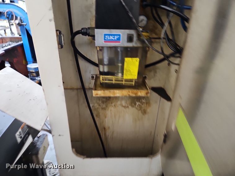 image for item EI3693 1999 Daewoo DMV-400 vertical milling machine