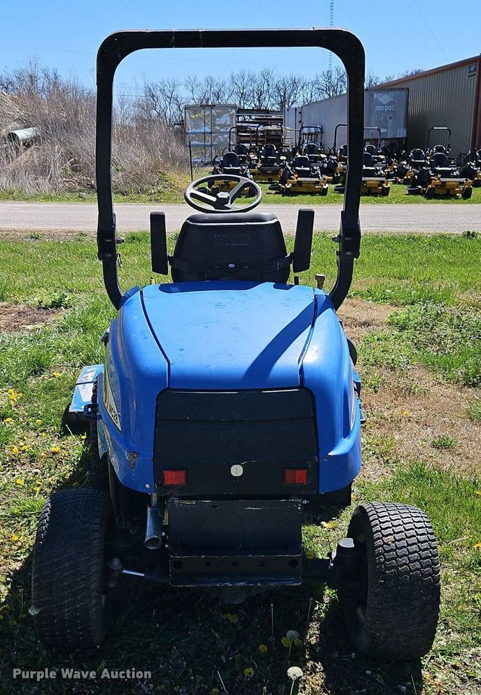 image for item EI3704 New Holland MC28 ZTR lawn mower