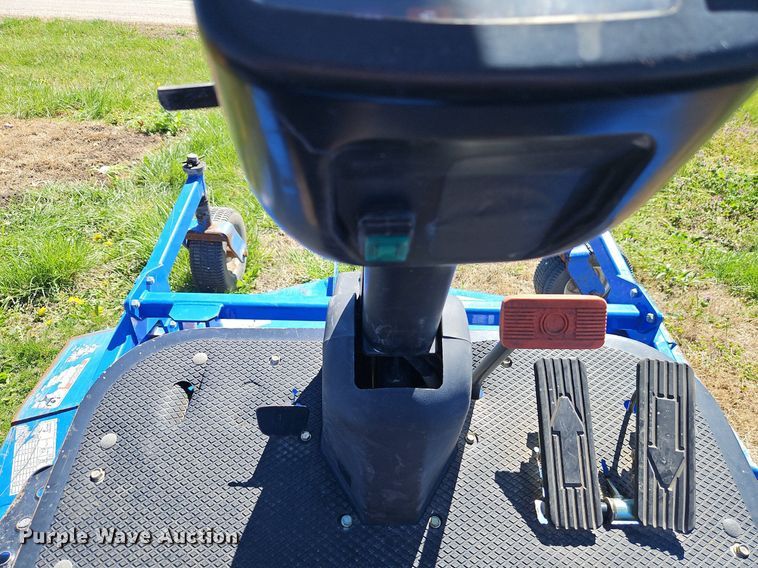 image for item EI3704 New Holland MC28 ZTR lawn mower